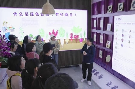【好评中国·追光青年】微视频 | “通小青”乡村“炼金”记