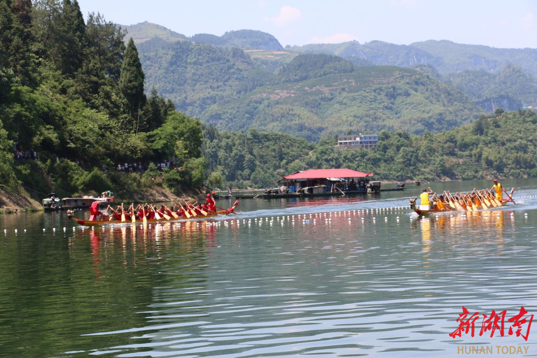 5月，到“仙境”栖凤湖，相约一场原汁原味龙舟竞渡