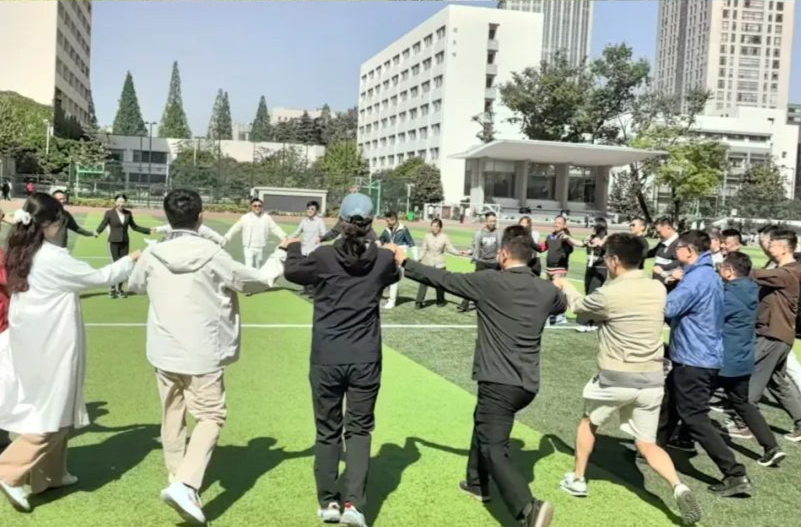 聚共识、强使命，共绘“一国两制”新画卷——2025年香港专业人士国情研修班圆满收官