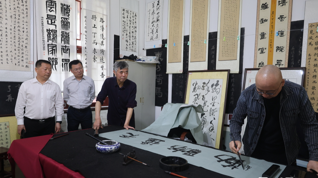 第四届湖南旅游发展大会美术书法摄影作品展采风创作团走进汨罗