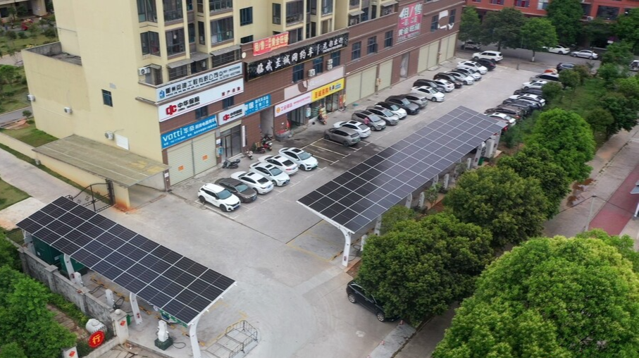 临武：充电设施“快升级”，绿色出行“加满电”