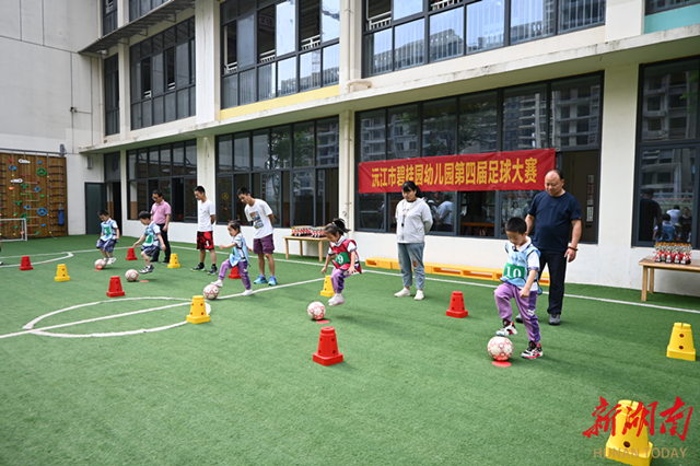 沅江市碧桂园幼儿园开展足球大赛