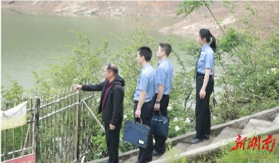 走訪基層推動(dòng)解決實(shí)際問(wèn)題