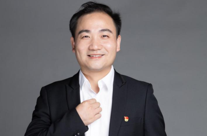 让生命温暖而幸福 ——专访长沙市弘益高级中学党委书记、校长滕小伟