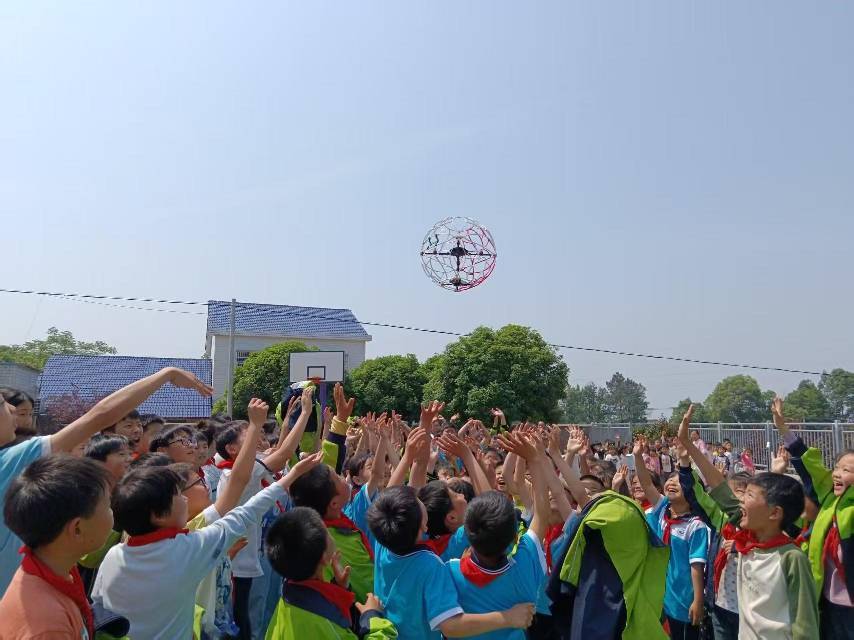 科普大篷车进校园 点燃学子科学梦