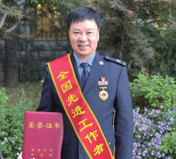 从“老税干”到全国先进工作者 罗旻30余年匠心打造“税务样板”@湖南日报