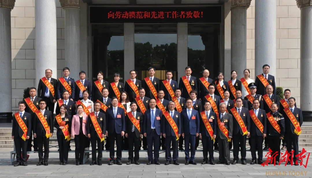 2人獲評全國勞模 4人獲評全省勞模！蘆淞區(qū)6人載譽(yù)歸來
