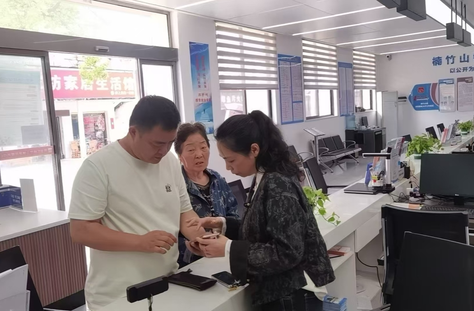 雨湖区楠竹山镇：“清廉大厅”助力政务服务提质增效