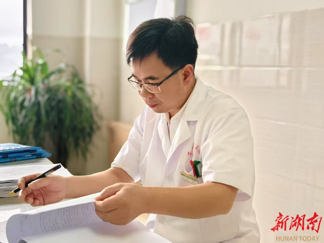 侯荣桂：传承岐黄薪火，守护患者健康