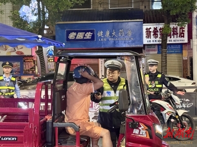 联合执法筑牢道路交通安全防线