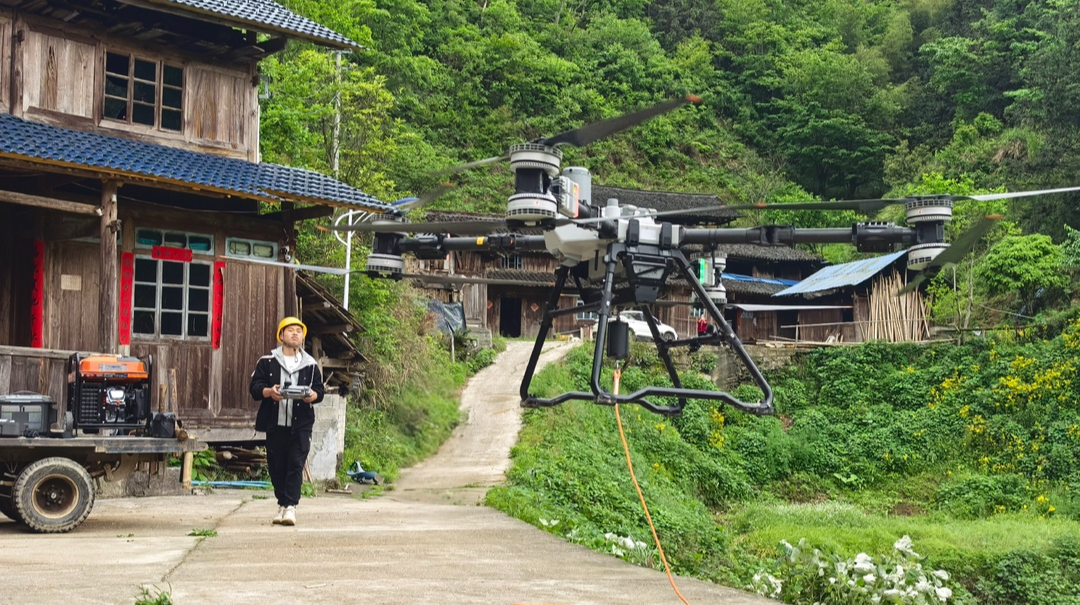 操作无人机运竹，靖州“00后”解锁南竹下山新模式