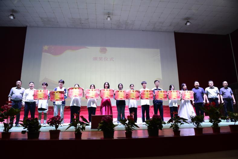 衡山县第四中学：传承五四精神，唱响青春旋律