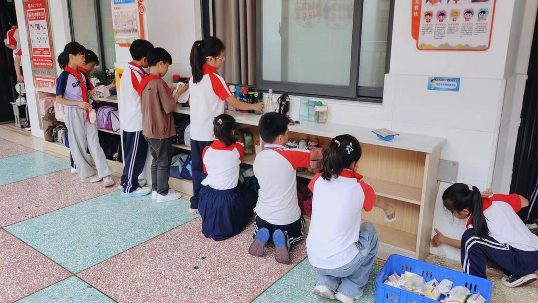 澧县芙蓉学校：“净”彩五一 “劳”记于心