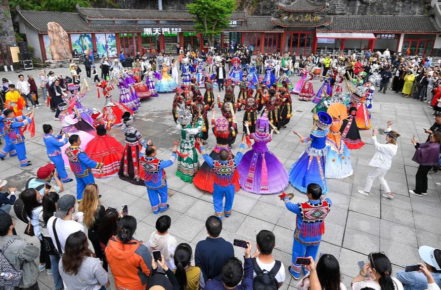 “五一”假期首日，湖南客流996.24万人次