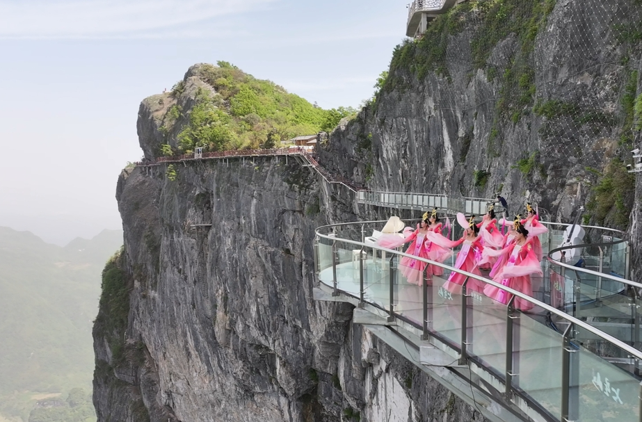 “五一”嗨游张家界⑱丨仙境张家界·爱在七星山 2025五一七仙女系列活动启幕
