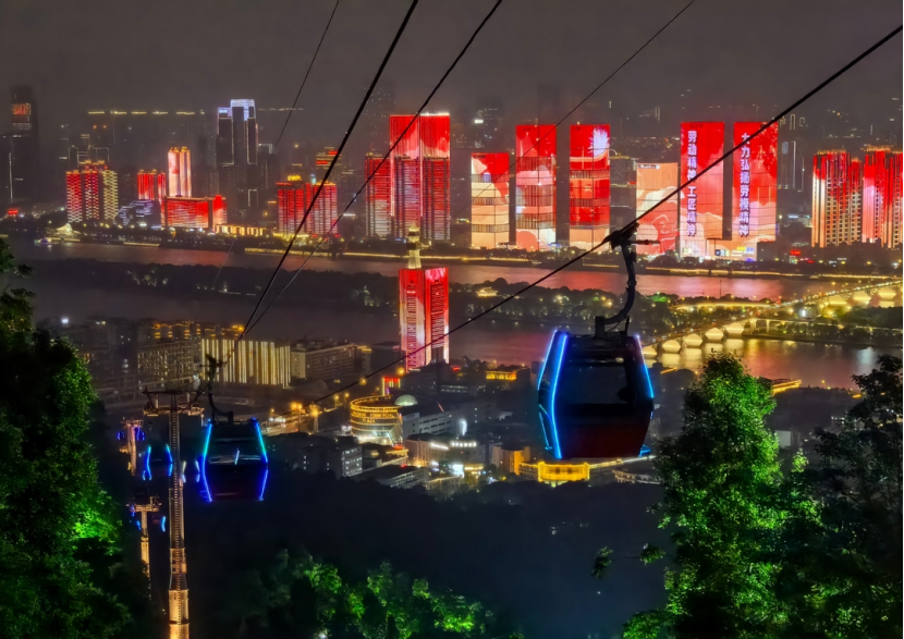 Yuelu Mountain Cableway Starts Nighttime Trial Operations