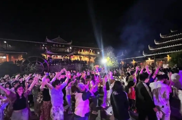 五一“趣”湖南⑲丨观云海、看星空，雪峰山景区避暑游火热升温