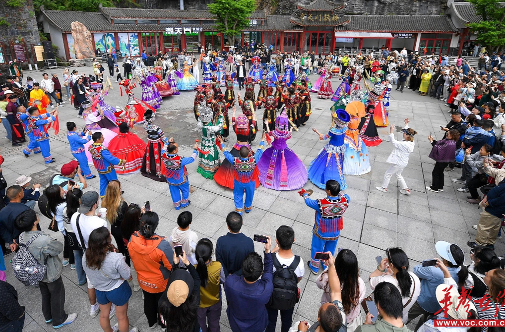 “五一”假期首日，湖南客流996.24万人次