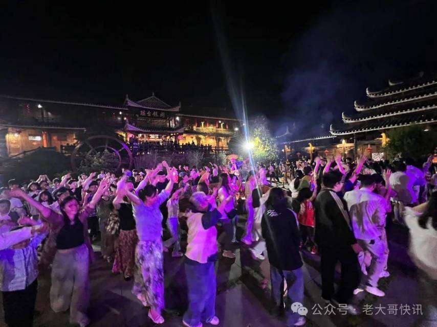 “五一”樂開“懷”?｜雪峰山旅游火爆 高山臺(tái)地避暑游即將進(jìn)入黃金期