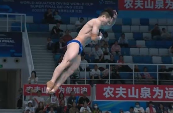 包揽金银！王宗源、郑九源夺得跳水世界杯总决赛男子3米板冠亚军