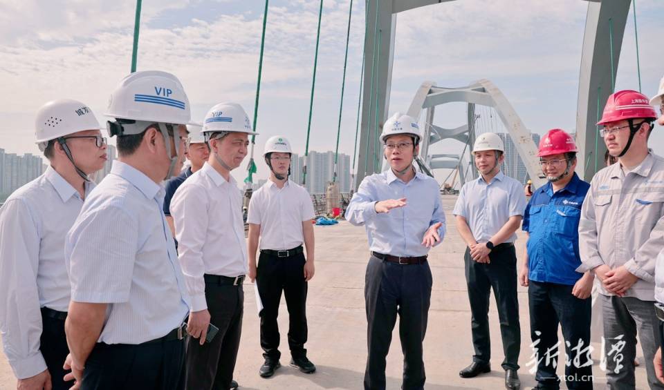 胡贺波督导下摄司大桥项目建设并赴市博物馆调研湖湘文化传承工作