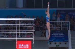 巅峰对决！跳水世界杯总决赛女子10米台陈芋汐、全红婵包揽金银
