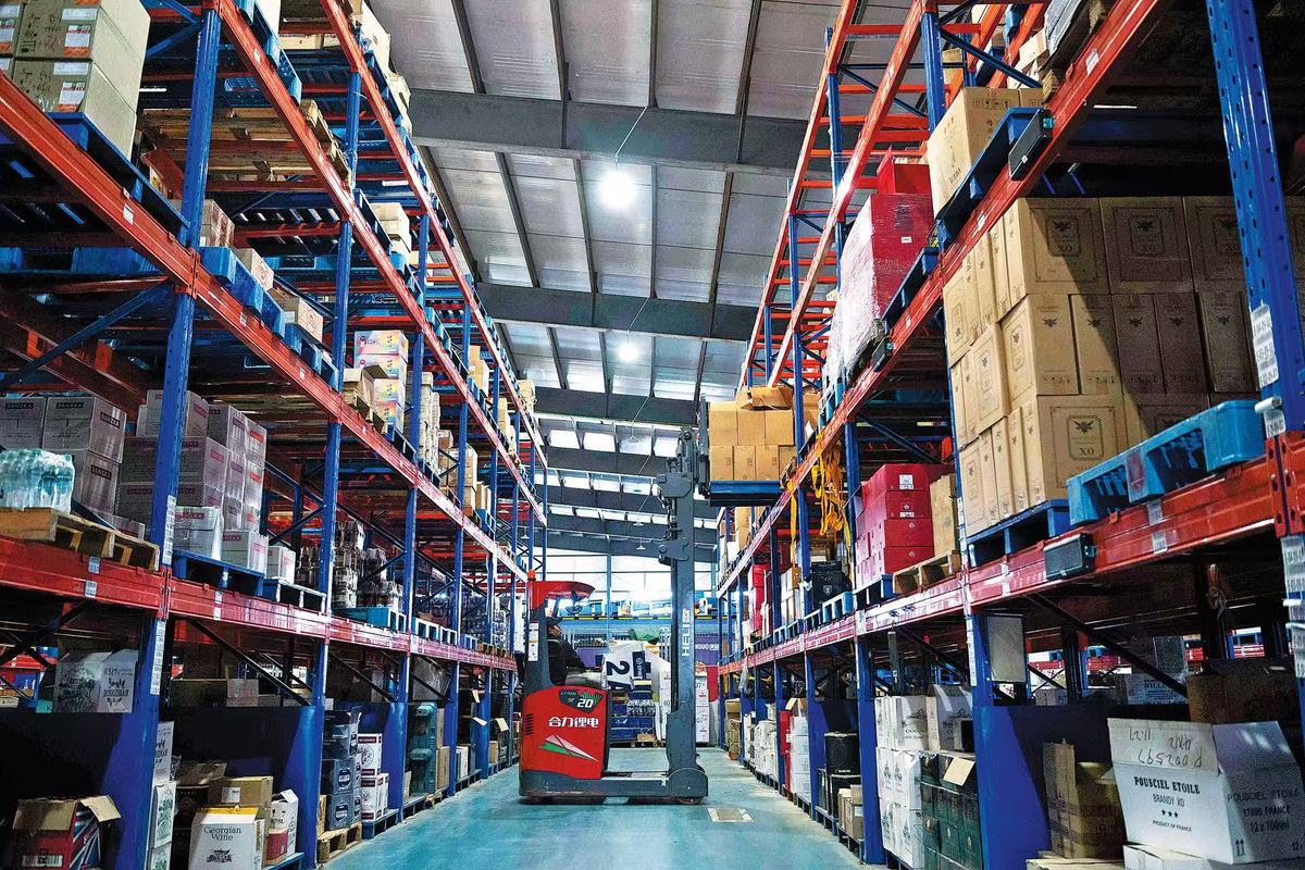 Exporters reap benefits of overseas warehouses, improved logistics