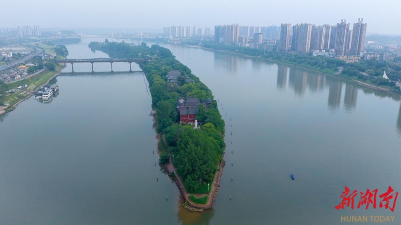 东洲岛上游客来