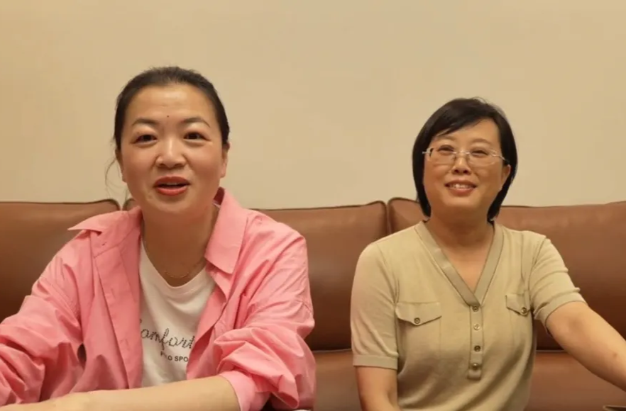 酒店全满房，游客电话求助文旅局，最后住进局长家！