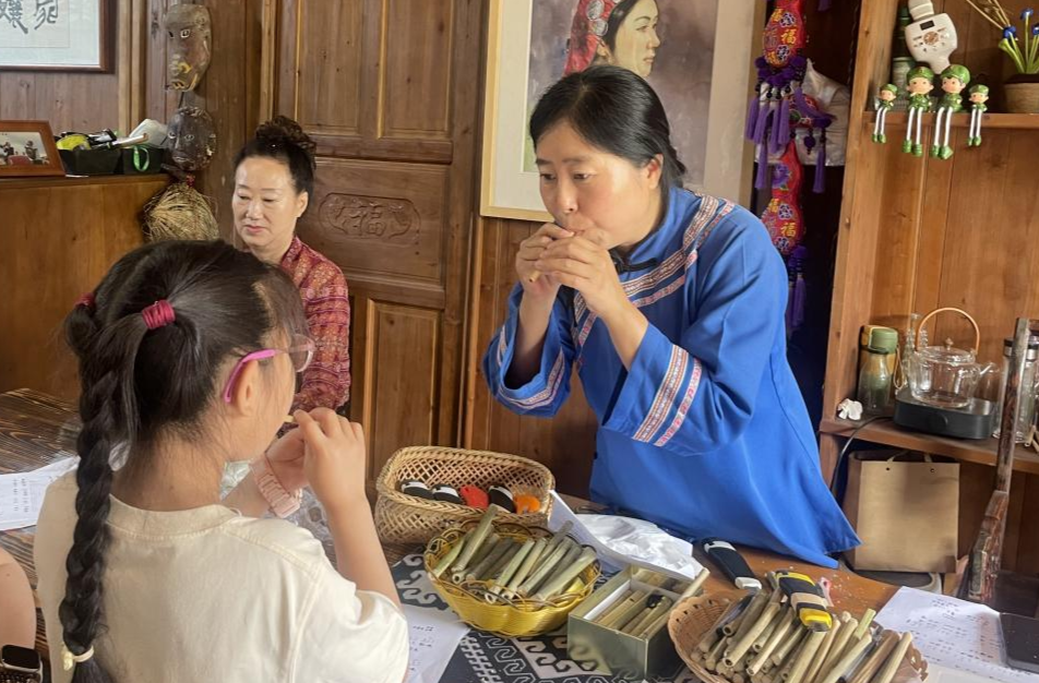 五一游龍山：親子團隊探秘惹巴拉 研習(xí)土家非遺傳承