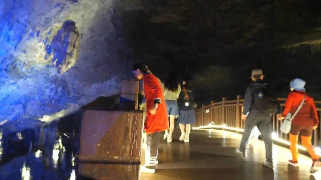 “五一”嗨游張家界?丨九天峰戀景區(qū)喜迎國際游客 韓國旅游團(tuán)成亮點