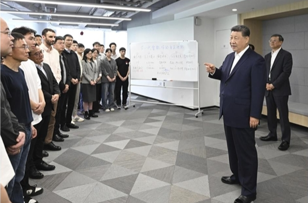 时政微观察丨“跑好历史的接力棒”