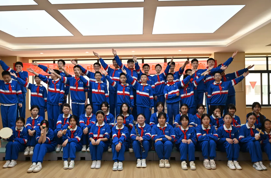 南雅马栏山文创中学举行2025年班级演唱演奏集体舞比赛校赛