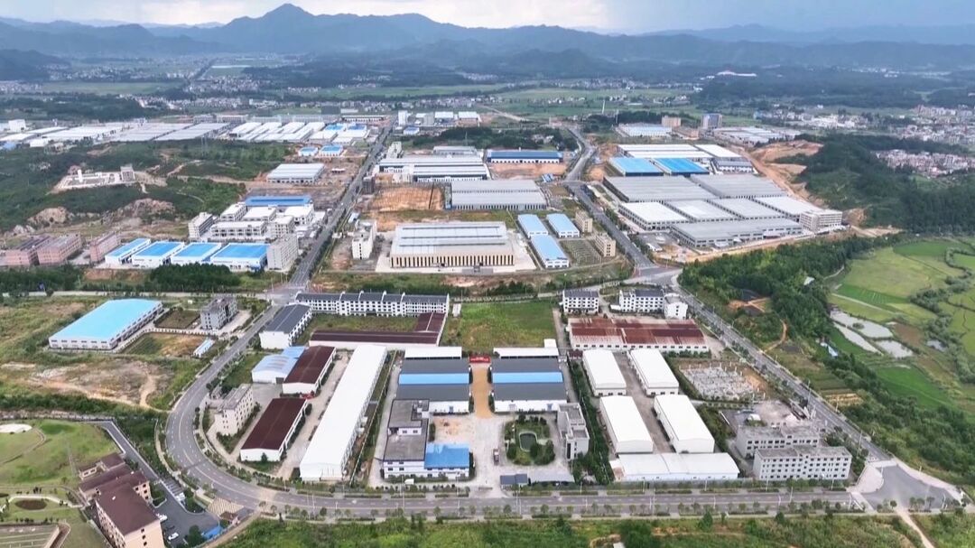 “五一”假期不打烊 汝城园区企业生产忙
