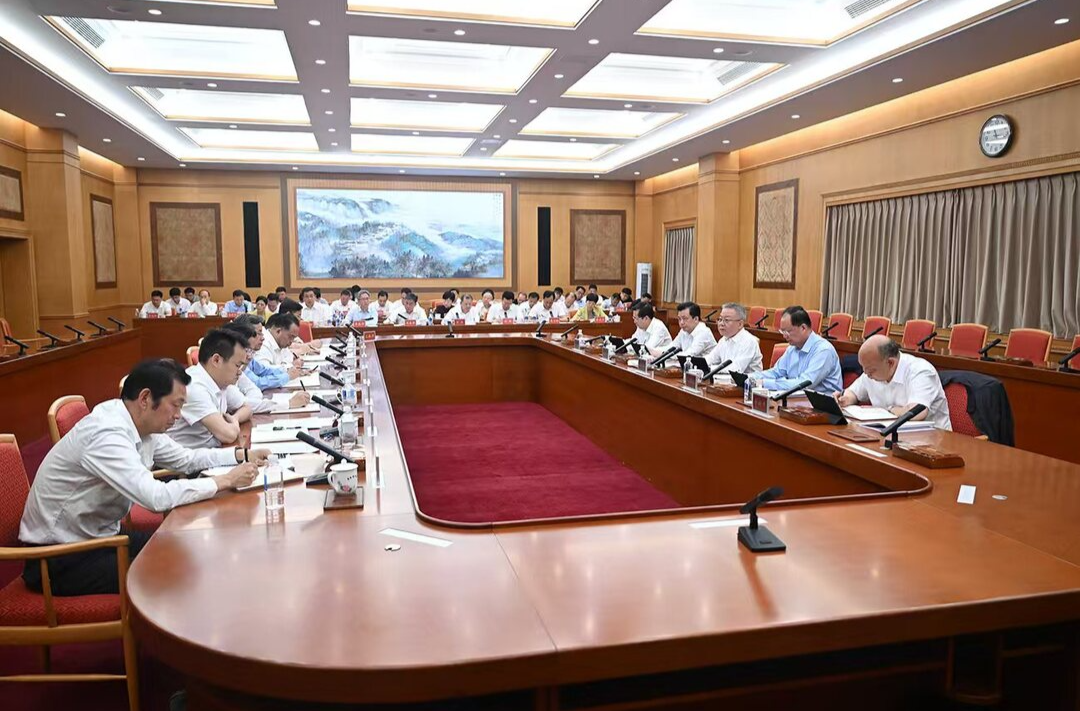 沈晓明：坚决扛牢生态环境保护政治责任 加快建设人与自然和谐共生的美丽湖南