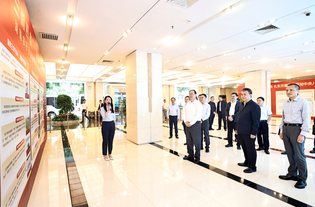 毛伟明调研国有四大行在湘机构