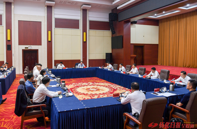 許忠建在民營企業(yè)座談會上強調 奮力開創(chuàng)全市民營經(jīng)濟高質量發(fā)展新局面
