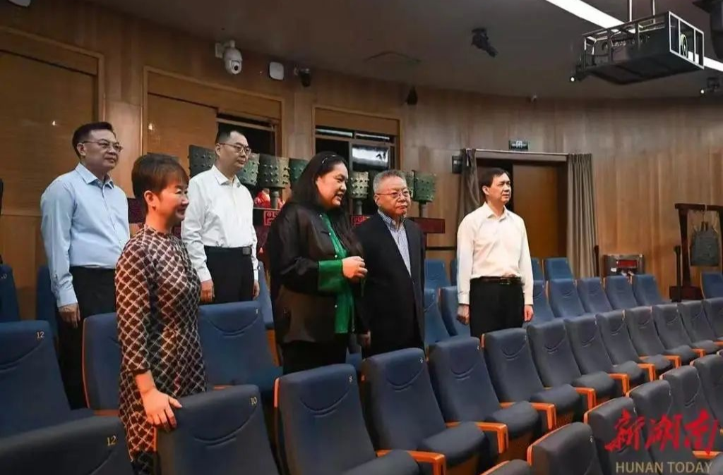 辛小湘 | 省委书记调研新消费，湖南如何按下发展“加速键”？