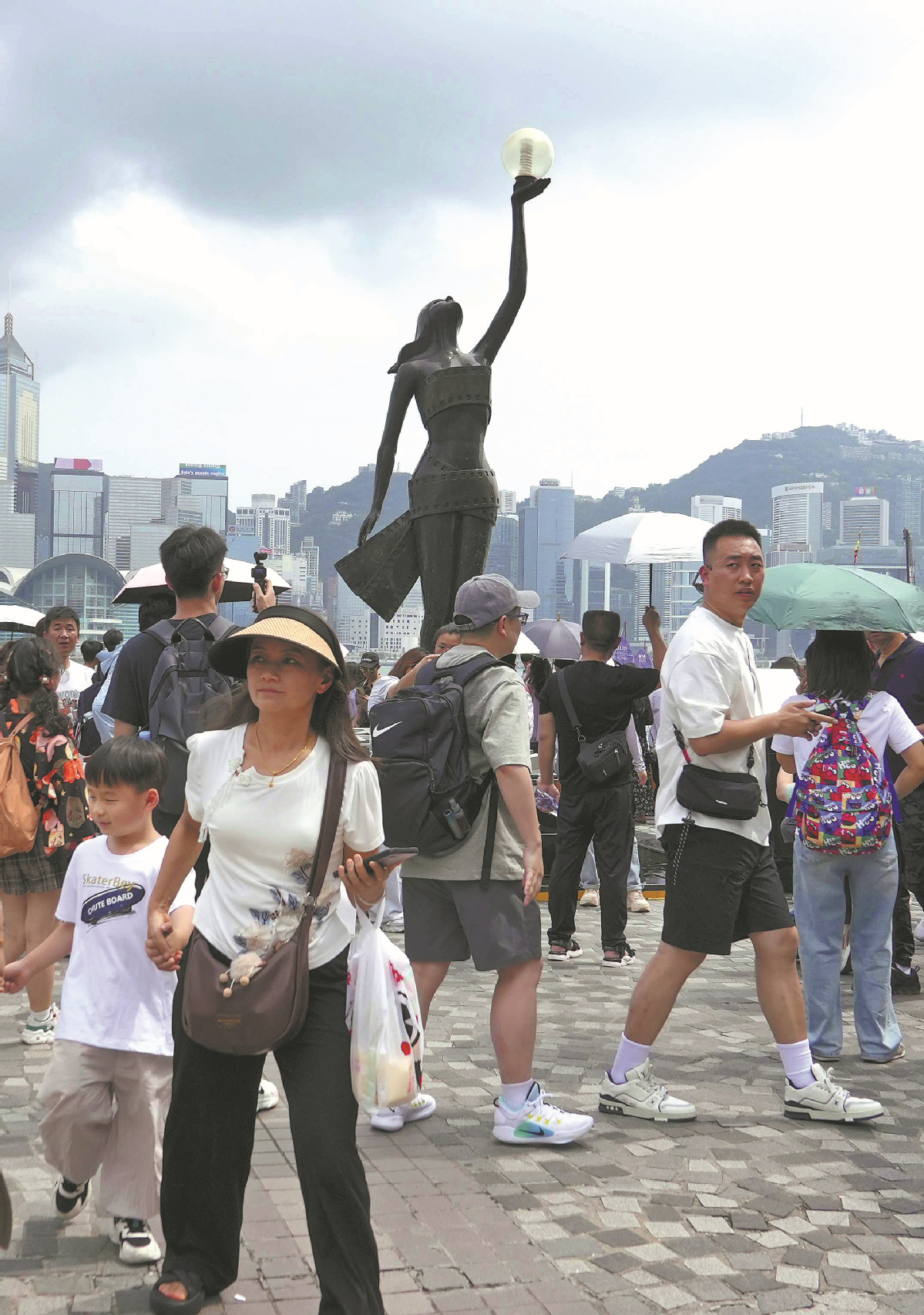 HK leader pledges to boost tourism appeal