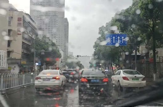 暴雨！冰雹！马上到长沙