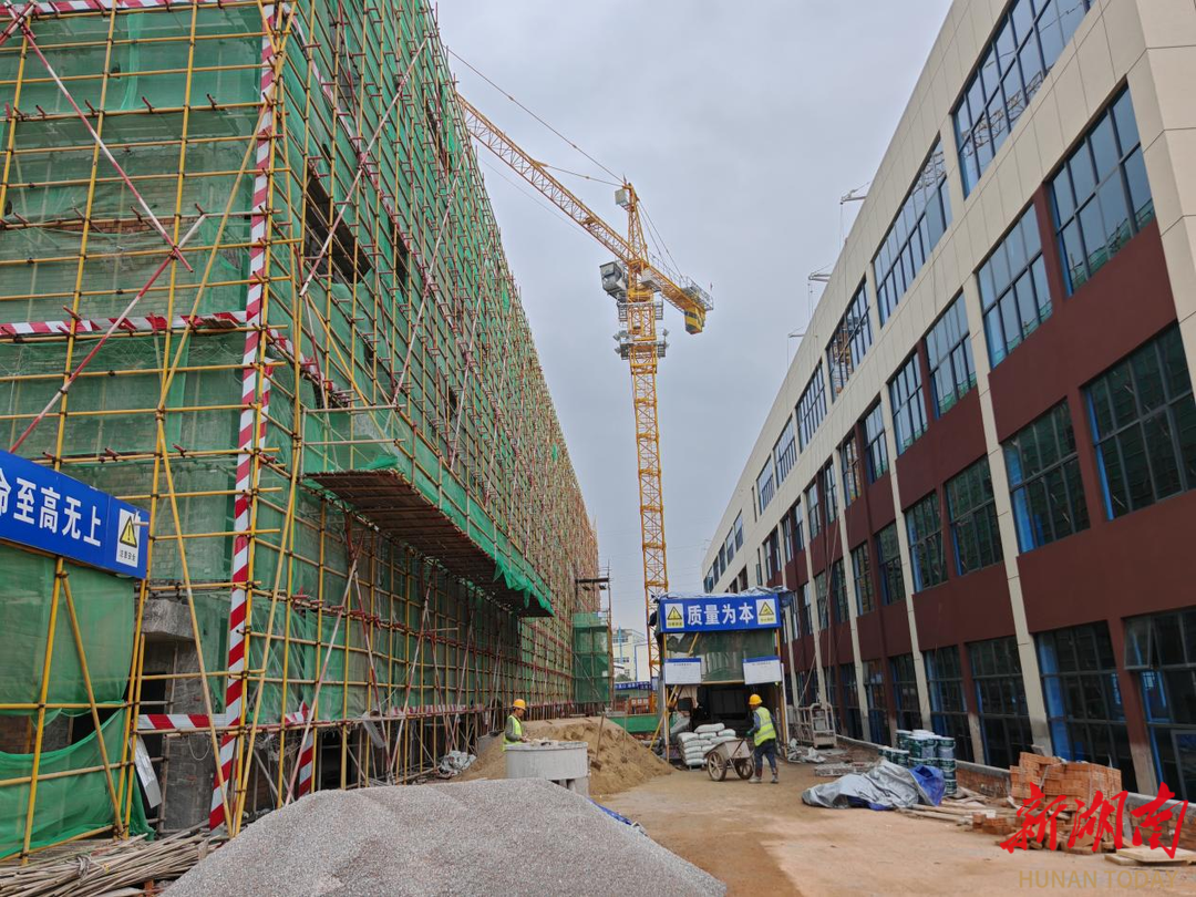 双峰光电产业园项目建设如火如荼