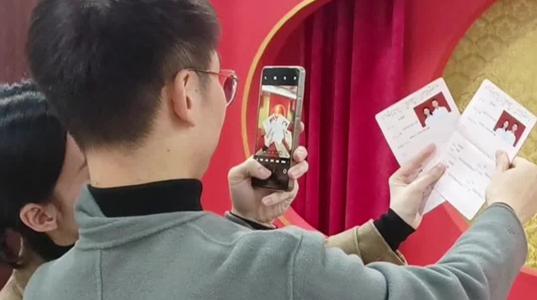 结婚和离婚都无需再出示户口本，新修订《婚姻登记条例》于5月10日正式施行