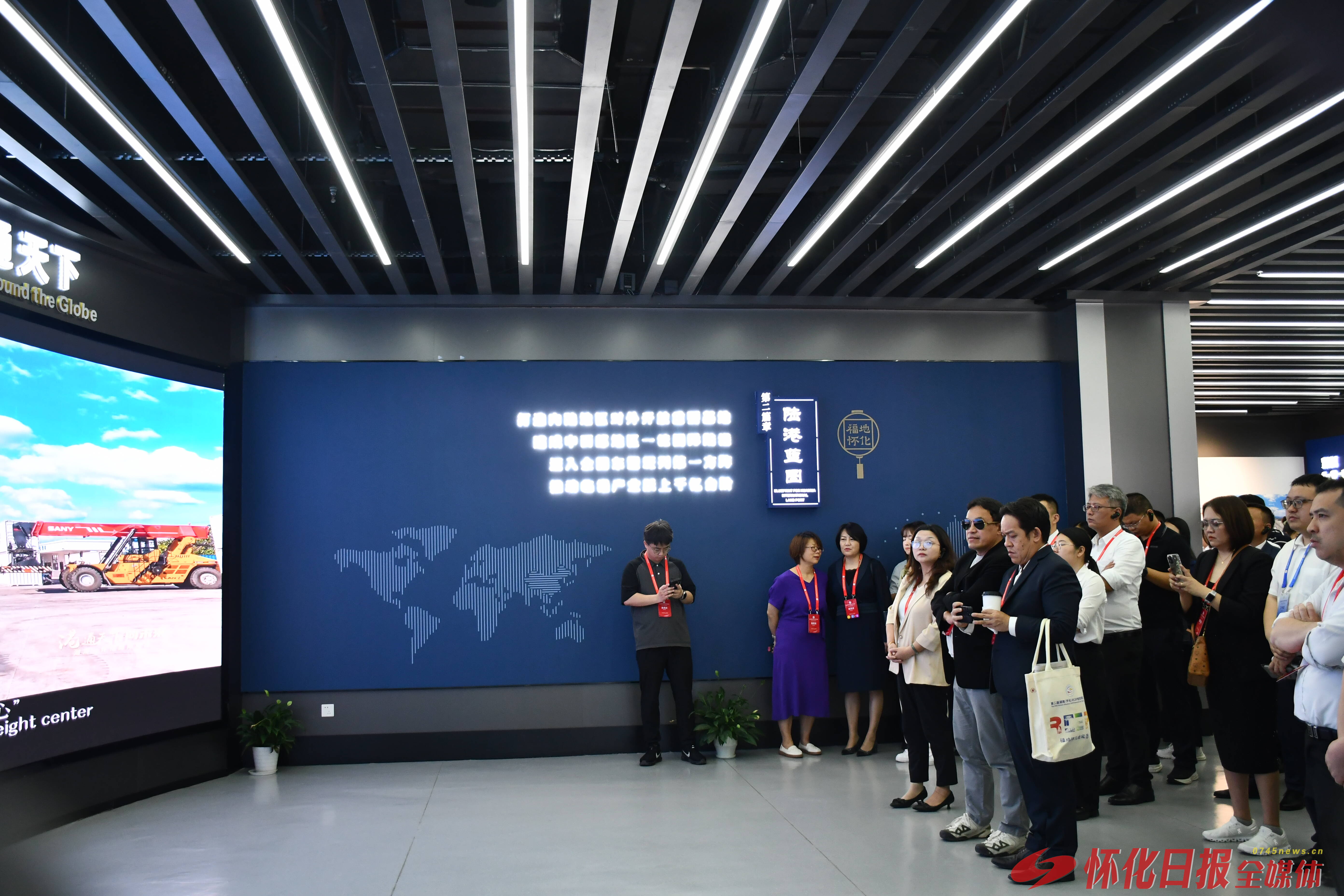 “经博会”知名企业、侨领侨商及国外商协会考察团开展现场考察