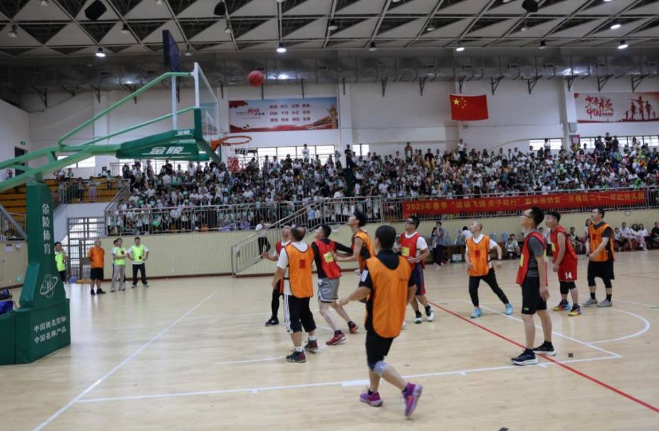 亲子同乐燃激情   家园携手绽光彩