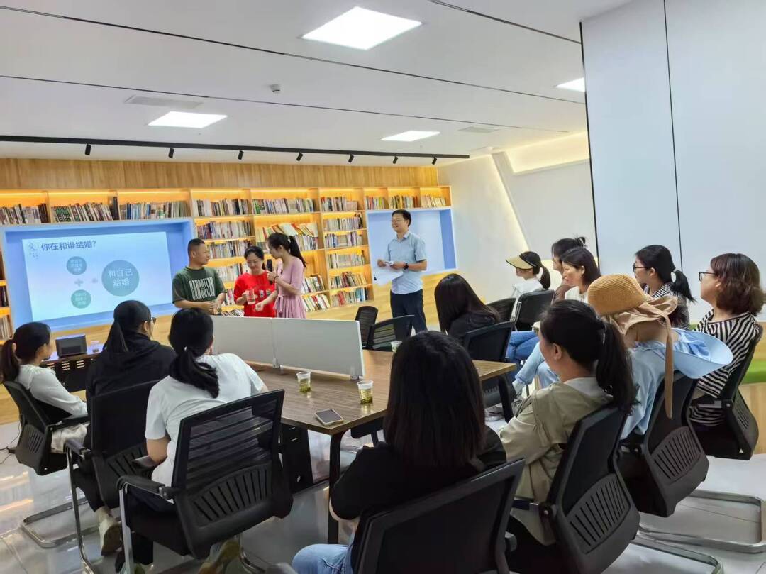 高云社区：女性心理健康讲座绽放她力量
