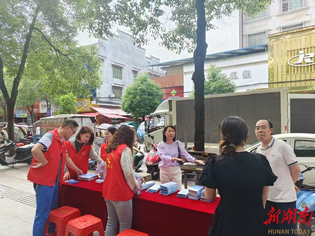 祁东县第三人民医院：医保政策进市场 贴心服务暖民心