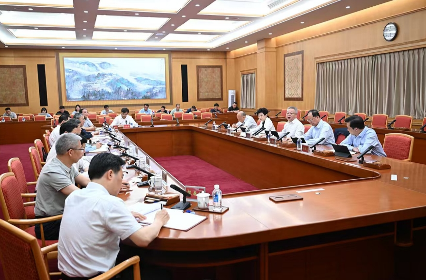 沈曉明主持召開專題會議研究促進高校畢業(yè)生留湘來湘工作