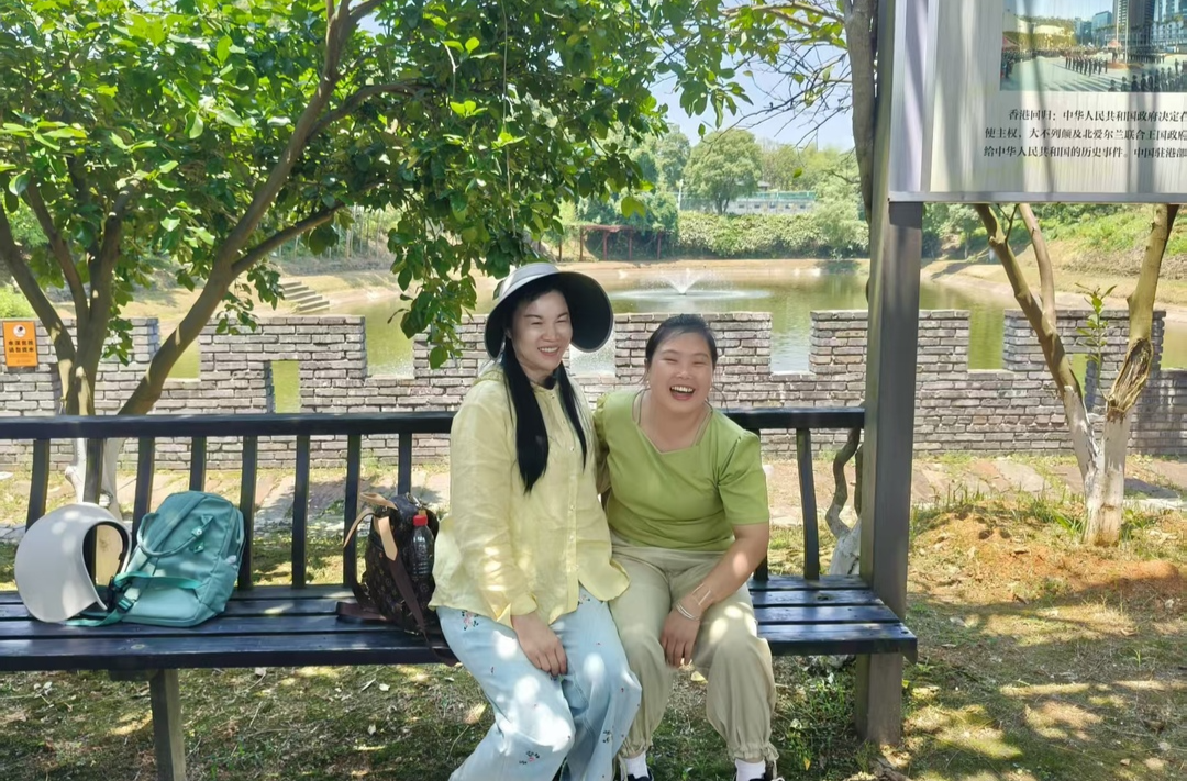 母亲节“最忙碌”的事情就是“收祝福”，“慢天使”家庭和“共享妈妈”一起过节