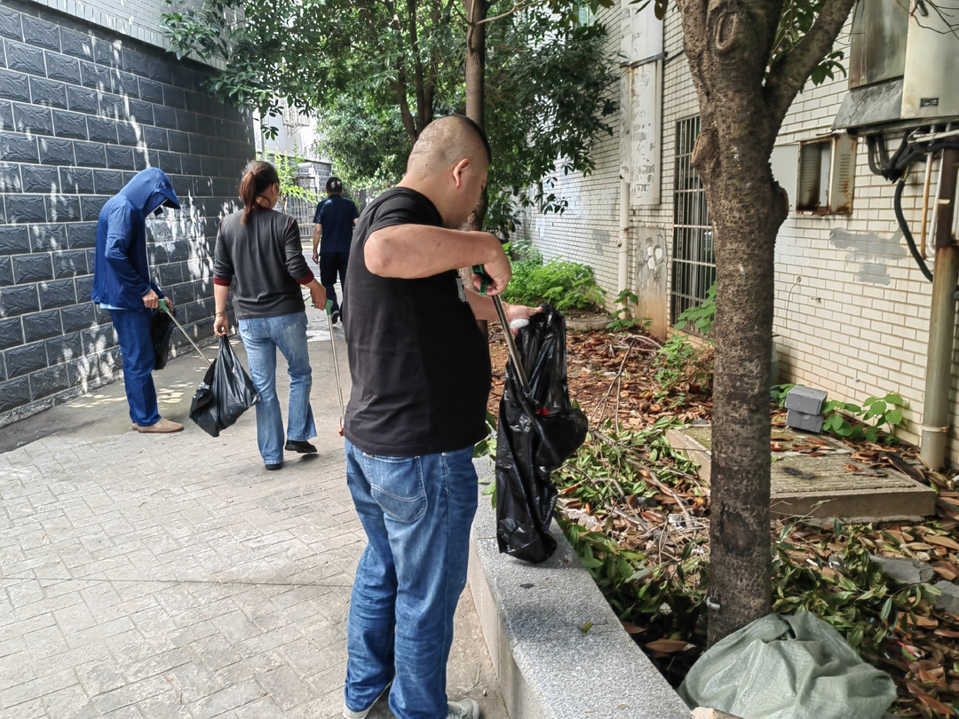 长沙金桂社区：党员“净”网格美家园