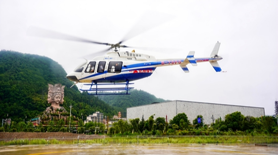 武陵源低空文旅再添“City fly”：“飞鸟之姿”俯瞰奇峰秀水